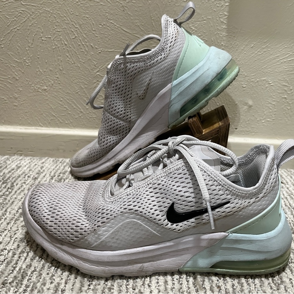 Nike Air Max Motion 2 Running Shoe